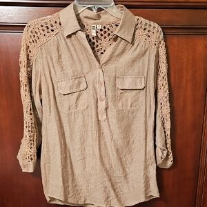Kut from the Kloth Tan Crochet Sleeve Blouse